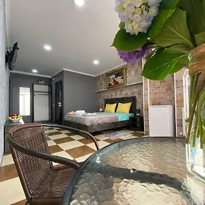 فندق West, باتومي